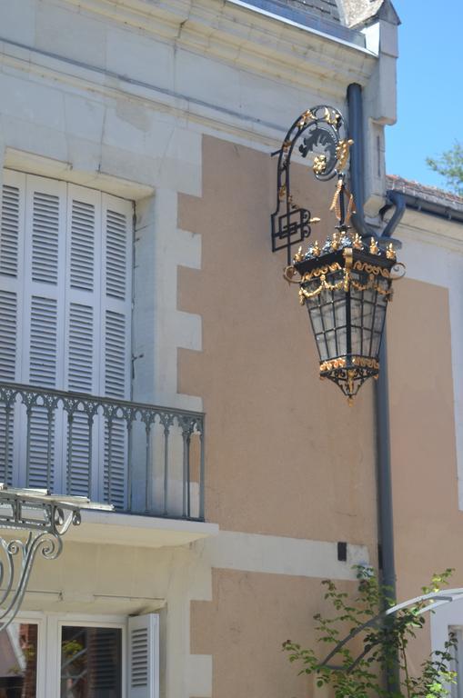 Lit En Loire Bed & Breakfast Saint-Cyr-sur-Loire Exterior photo